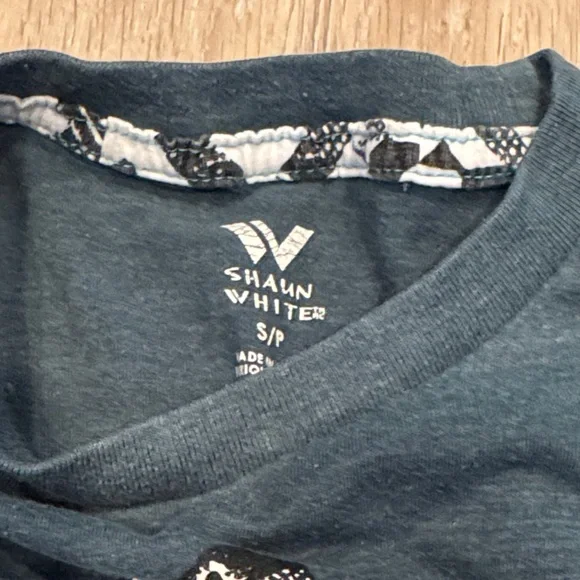 Boys Small 5/6 Long sleeve shirts - Picture 3 of 7